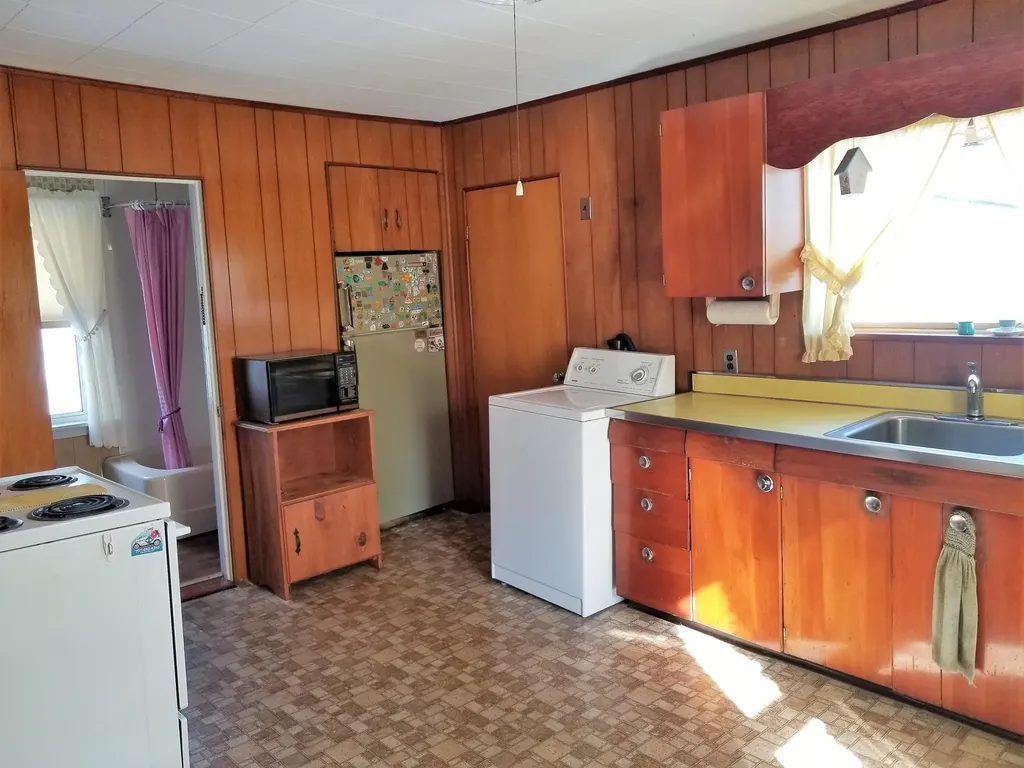 1559 Washington Street Bath ME 04530