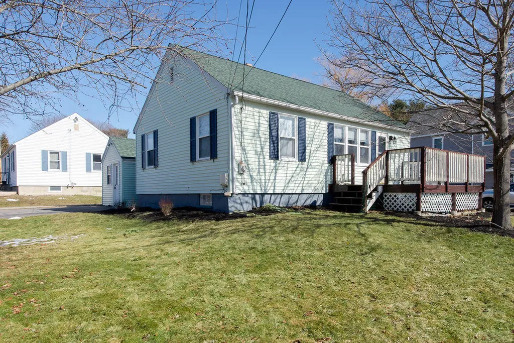 121 Leach Road Eliot ME 03903