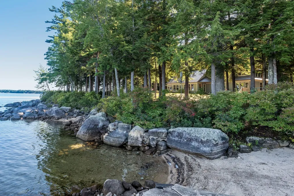 83 Quarry Cove Road Raymond ME 04071