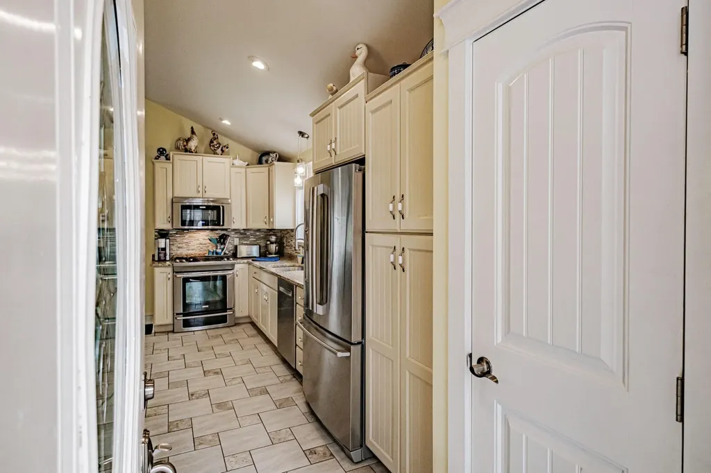 86 Cedar Lane Nobleboro ME 04555