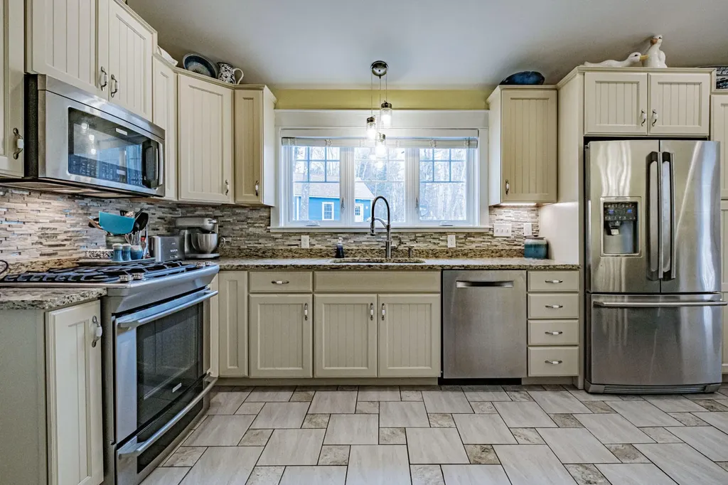 86 Cedar Lane Nobleboro ME 04555