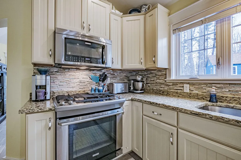 86 Cedar Lane Nobleboro ME 04555