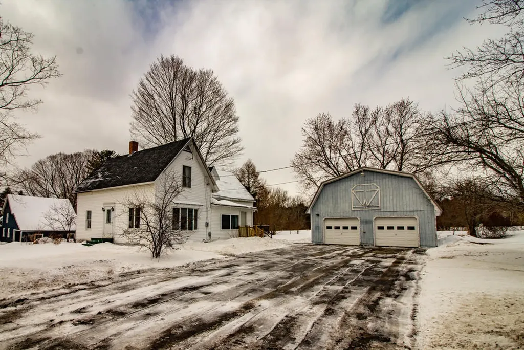 63 Exeter Road Corinth ME 04427