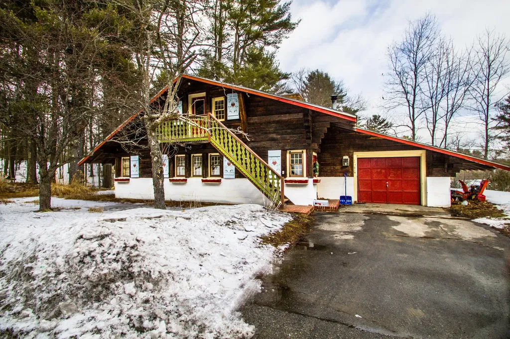 1015 Main Street Wayne ME 04284