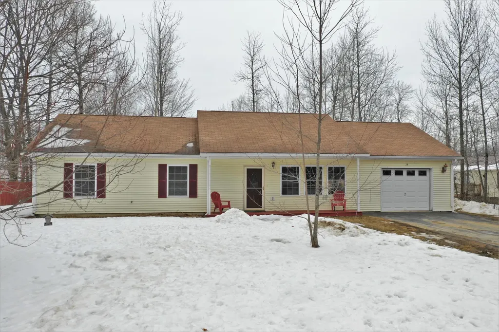 24 Spruce Street Newport ME 04953