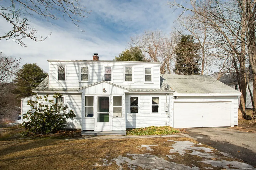 5 Organug Road York ME 03909