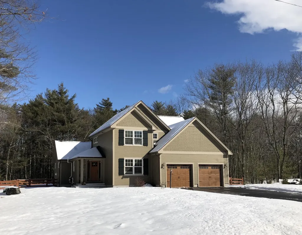 33 Deerfield Drive Brunswick ME 04011