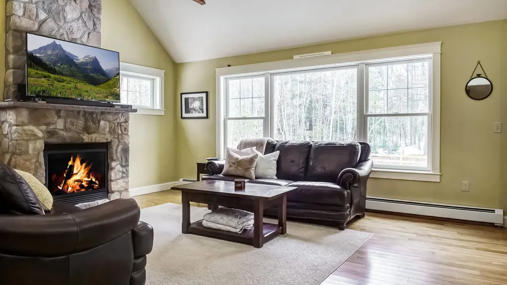 33 Deerfield Drive Brunswick ME 04011