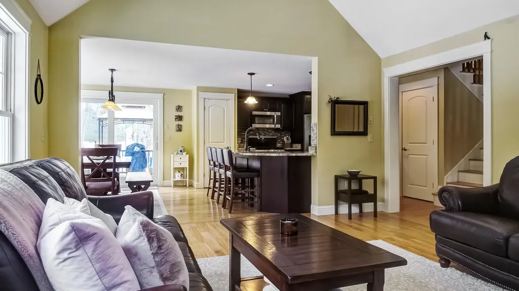 33 Deerfield Drive Brunswick ME 04011