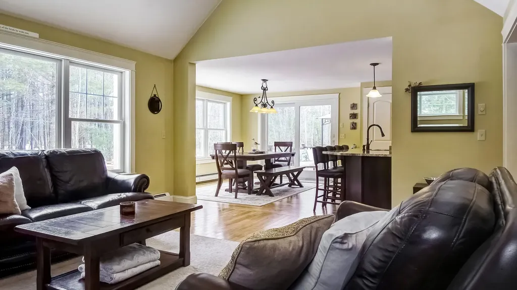 33 Deerfield Drive Brunswick ME 04011