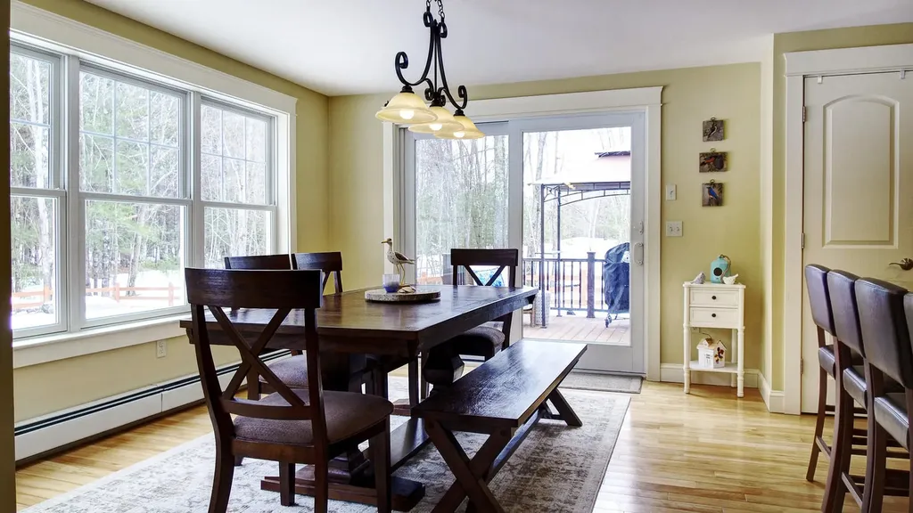33 Deerfield Drive Brunswick ME 04011