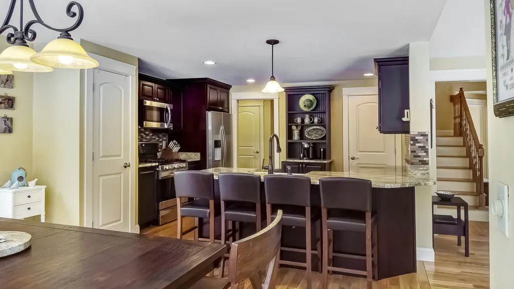 33 Deerfield Drive Brunswick ME 04011
