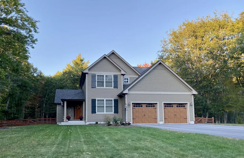 33 Deerfield Drive Brunswick ME 04011