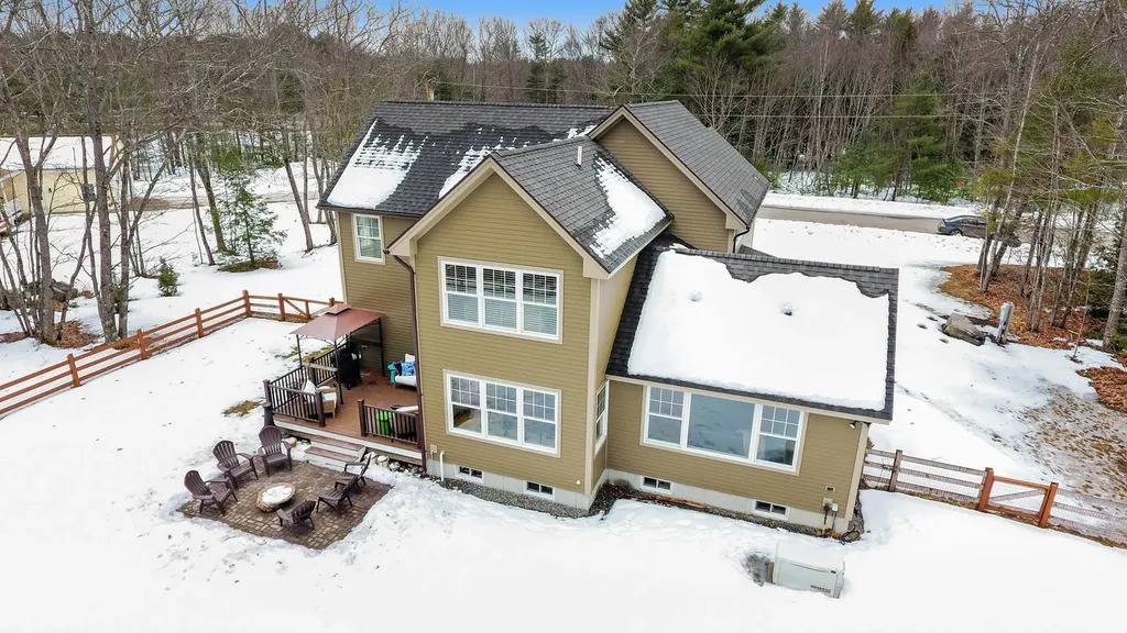 33 Deerfield Drive Brunswick ME 04011