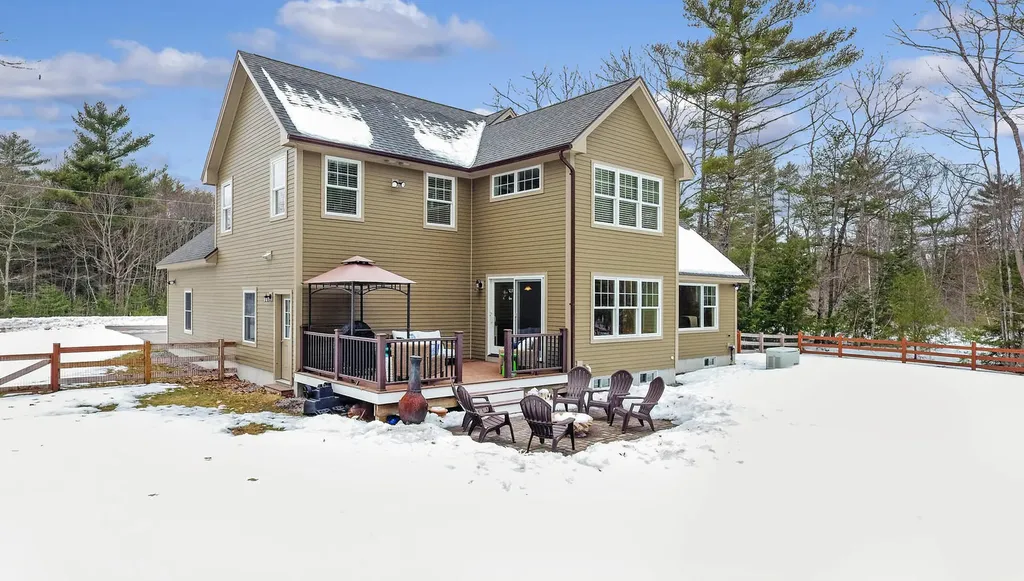 33 Deerfield Drive Brunswick ME 04011