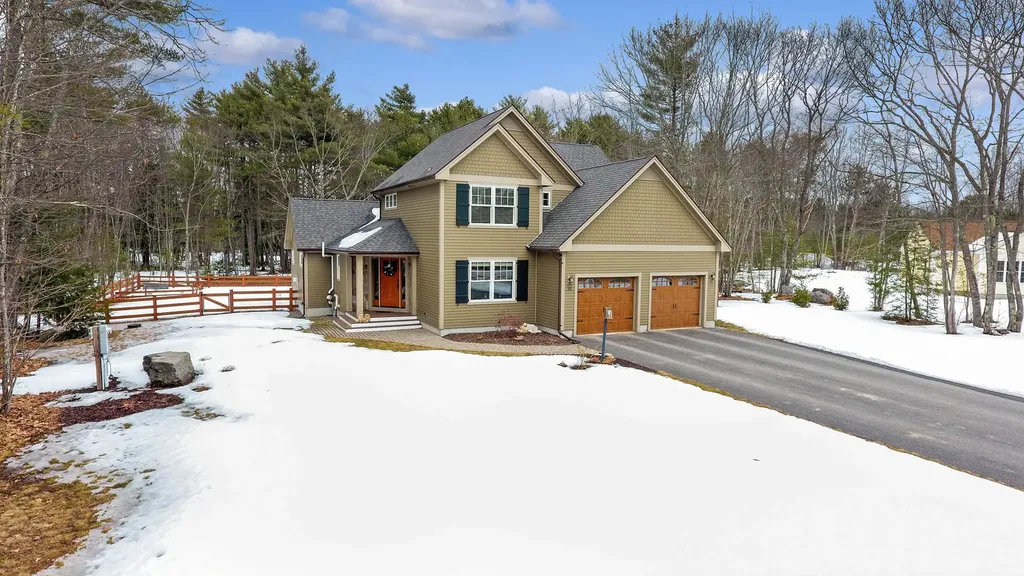 33 Deerfield Drive Brunswick ME 04011