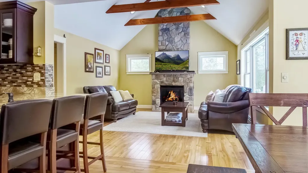 33 Deerfield Drive Brunswick ME 04011