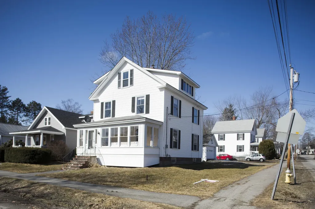 269 West Broadway Bangor ME 04401