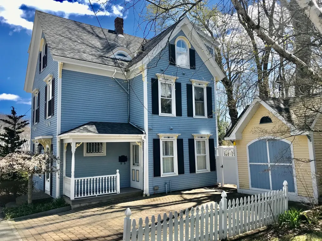 8 Limerock Street Camden ME 04843