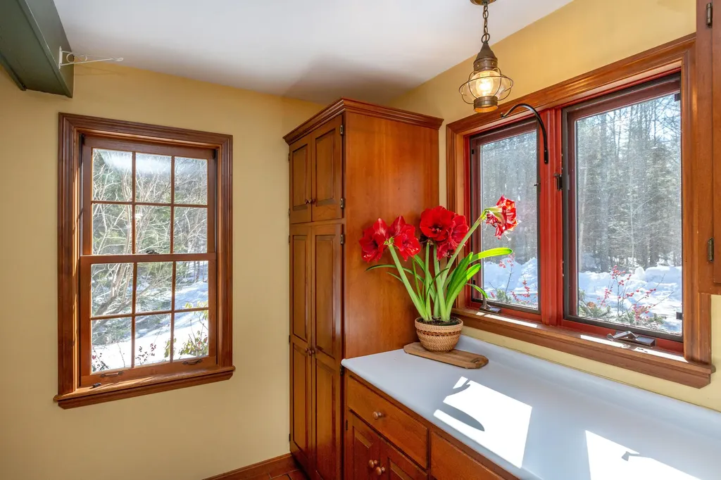 18 Castlewood Road Newcastle ME 04553