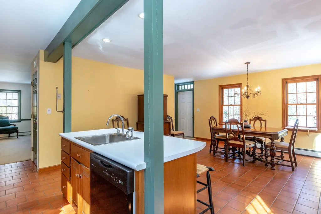 18 Castlewood Road Newcastle ME 04553