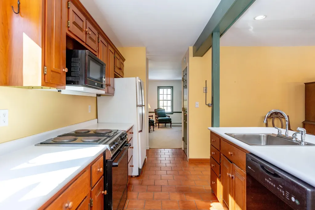 18 Castlewood Road Newcastle ME 04553