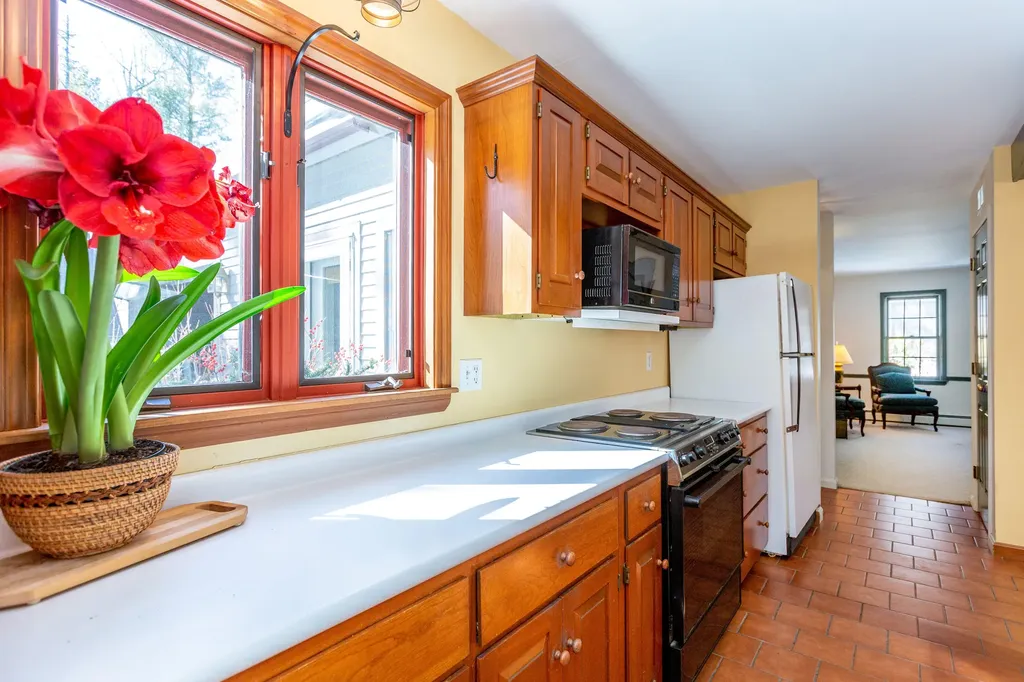 18 Castlewood Road Newcastle ME 04553