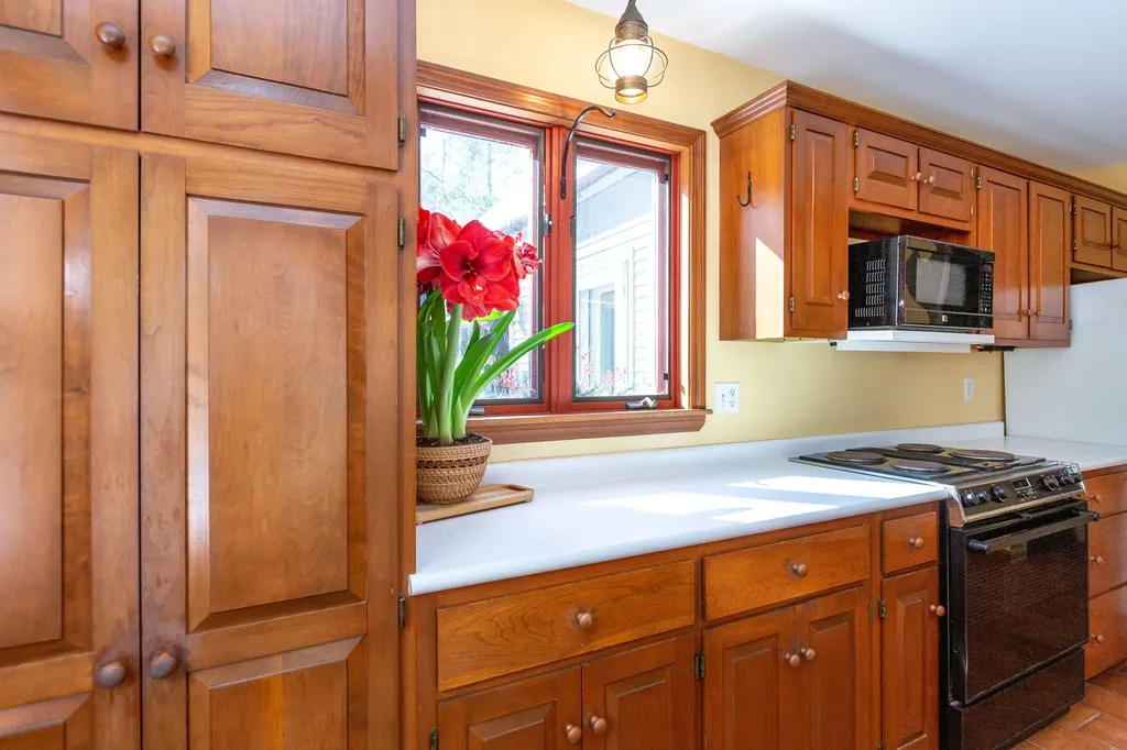 18 Castlewood Road Newcastle ME 04553