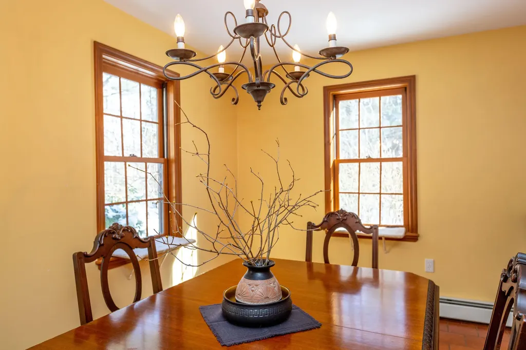 18 Castlewood Road Newcastle ME 04553
