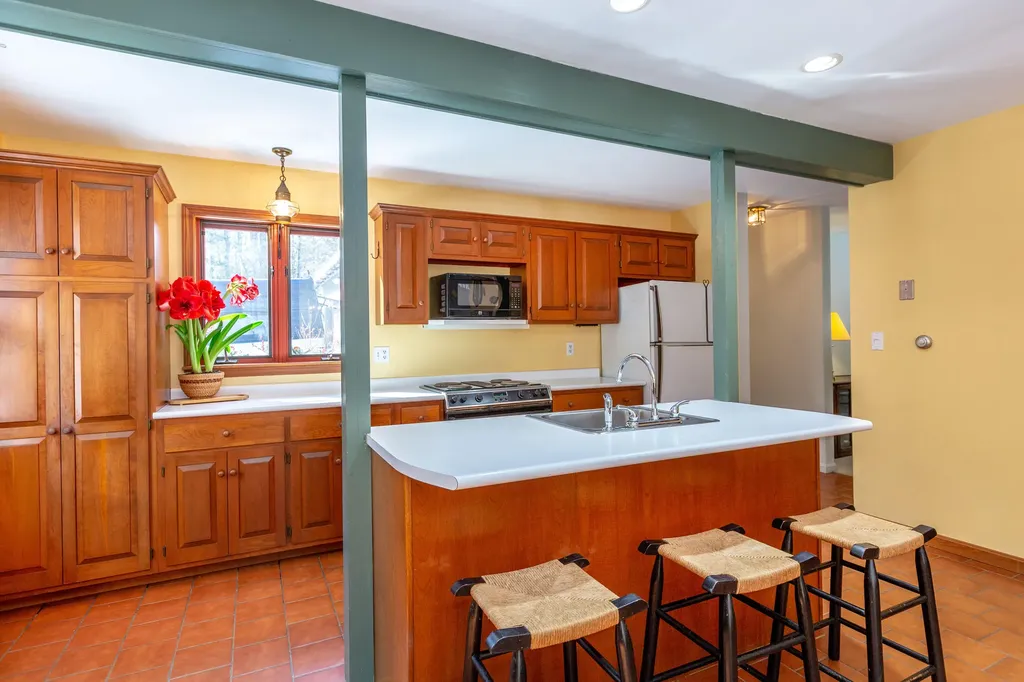 18 Castlewood Road Newcastle ME 04553