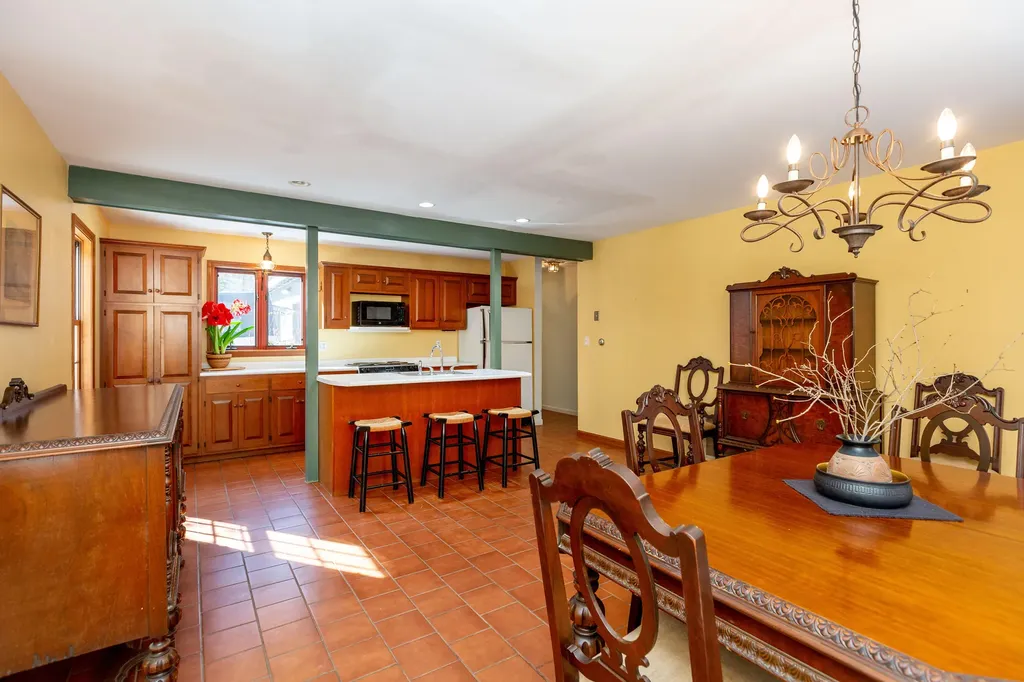 18 Castlewood Road Newcastle ME 04553