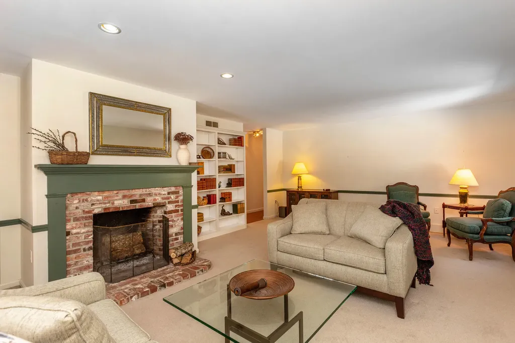 18 Castlewood Road Newcastle ME 04553