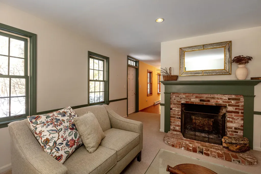 18 Castlewood Road Newcastle ME 04553