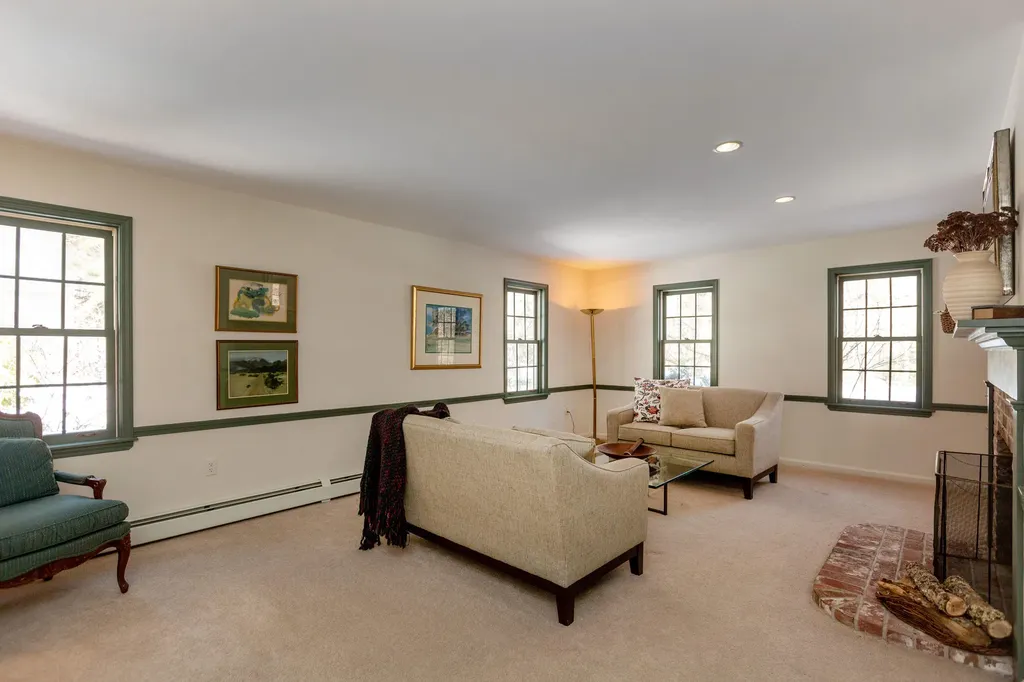 18 Castlewood Road Newcastle ME 04553