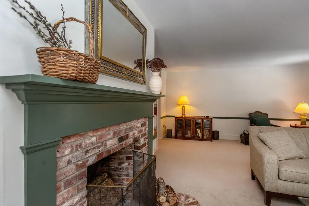 18 Castlewood Road Newcastle ME 04553