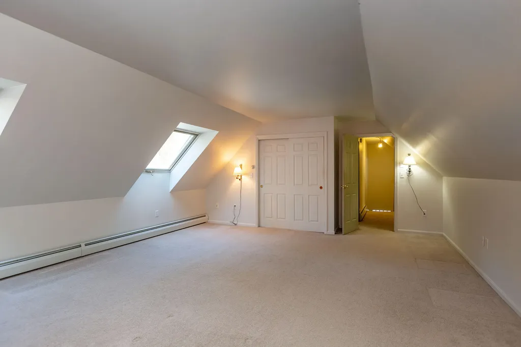 18 Castlewood Road Newcastle ME 04553
