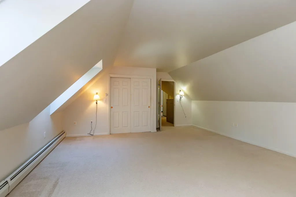 18 Castlewood Road Newcastle ME 04553