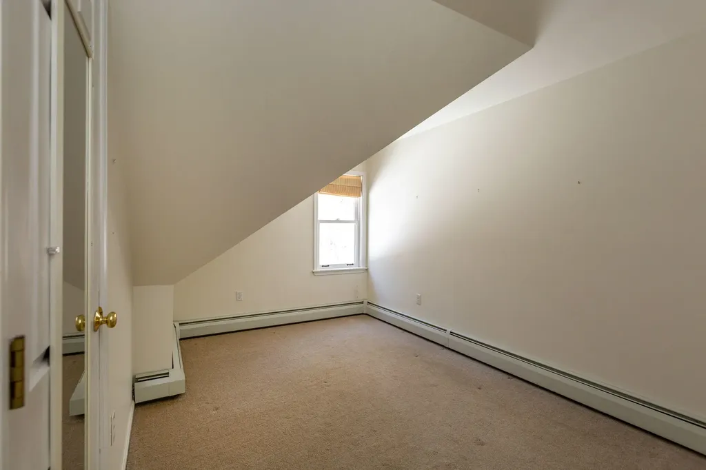 18 Castlewood Road Newcastle ME 04553