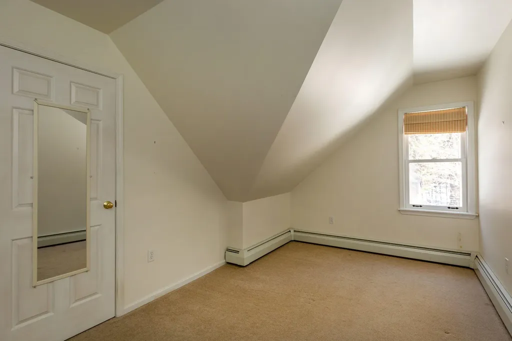 18 Castlewood Road Newcastle ME 04553