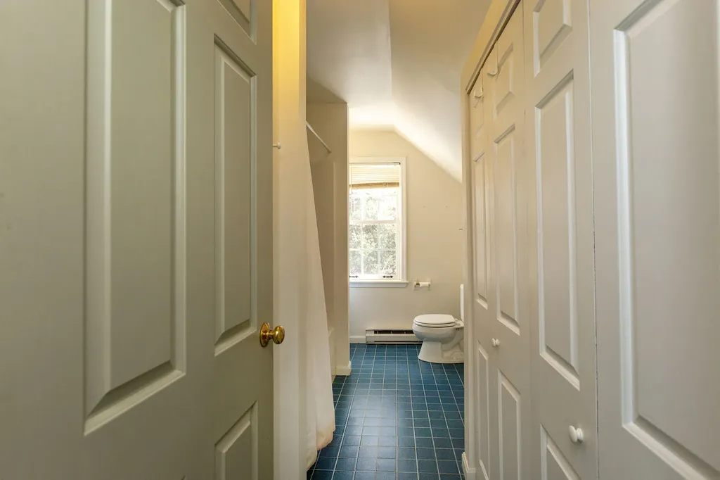 18 Castlewood Road Newcastle ME 04553