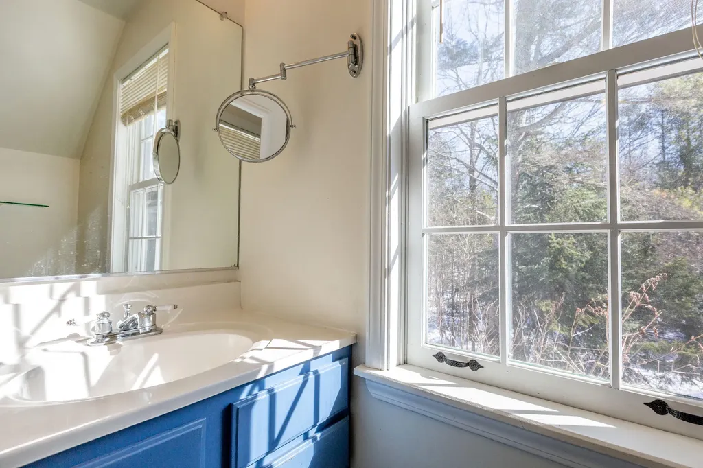 18 Castlewood Road Newcastle ME 04553