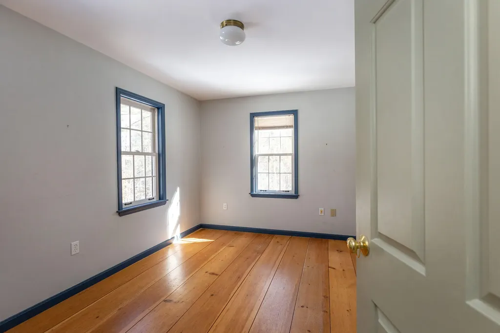 18 Castlewood Road Newcastle ME 04553