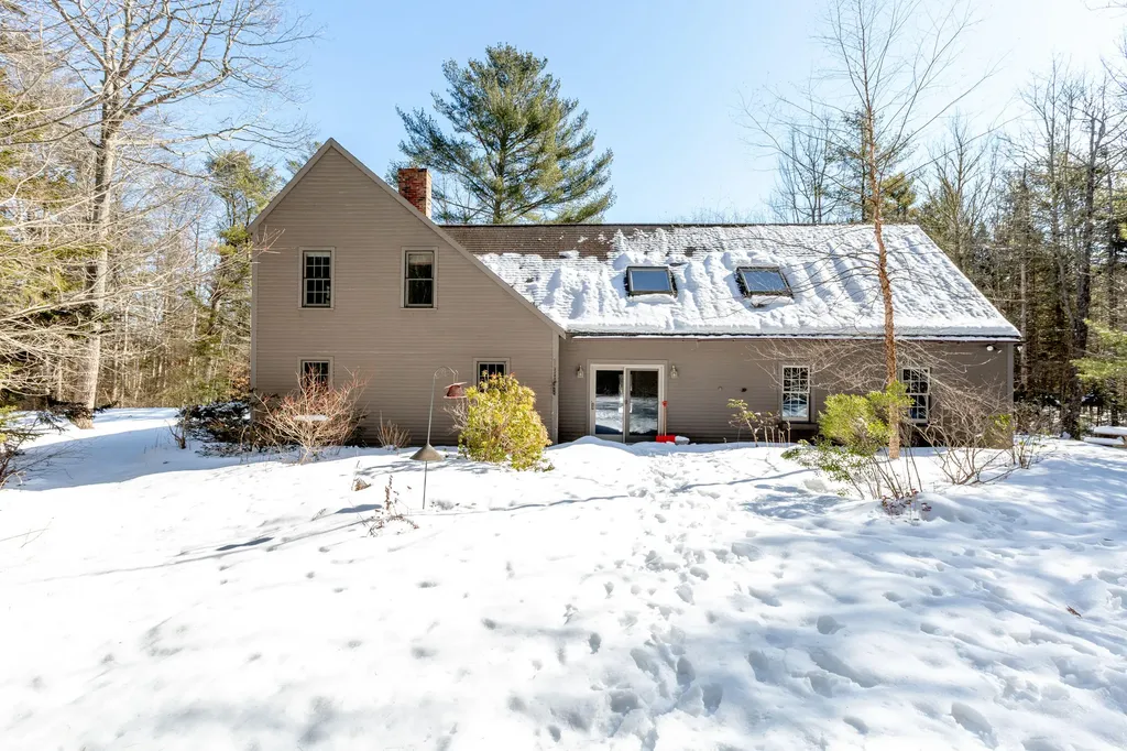 18 Castlewood Road Newcastle ME 04553