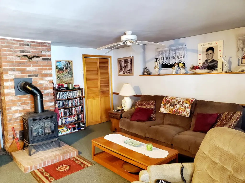 8 Pleasant Valley Circle Poland ME 04274