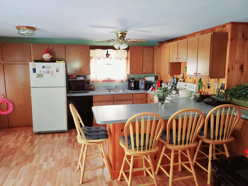 8 Pleasant Valley Circle Poland ME 04274