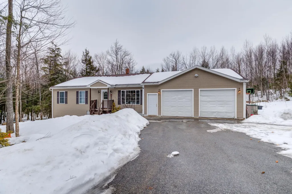 45 Fortin Drive Minot ME 04258