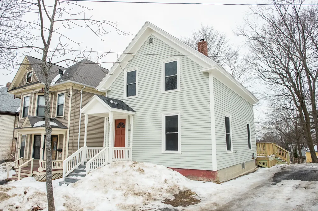 85 Montgomery Street Bangor ME 04401