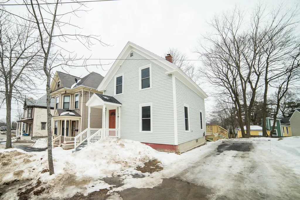 85 Montgomery Street Bangor ME 04401