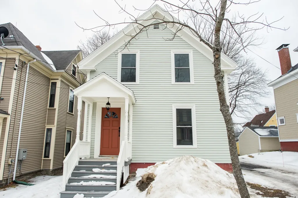 85 Montgomery Street Bangor ME 04401
