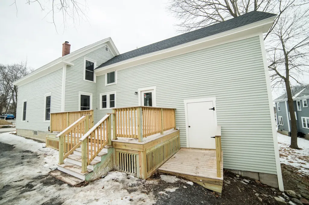 85 Montgomery Street Bangor ME 04401